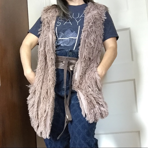 Greylin Faux Fur / Faux Feather Long Vest - so soft! - Picture 12 of 16